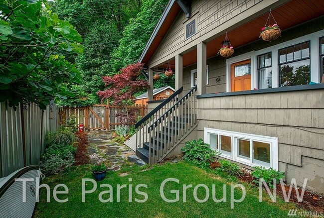 Building Photo - Adorable 3br, 2ba West Seattle Remodel * B...