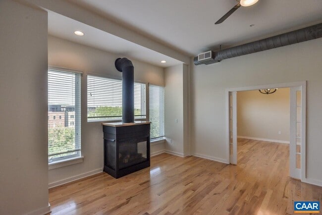 Building Photo - 200 Douglas Ave