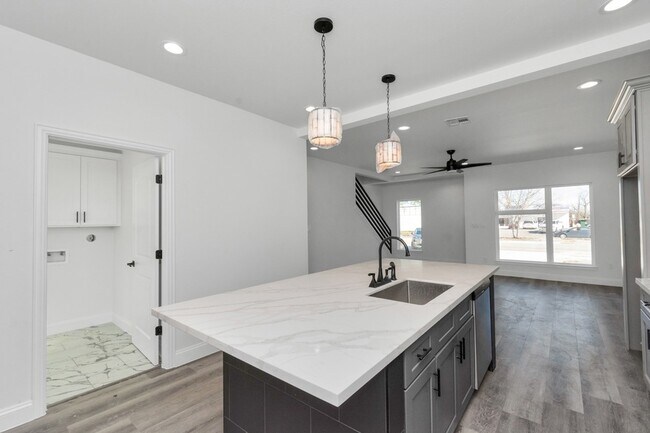 Building Photo - 8636 Scott St