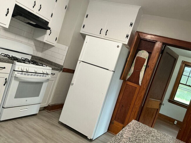 Building Photo - 73 Stack St