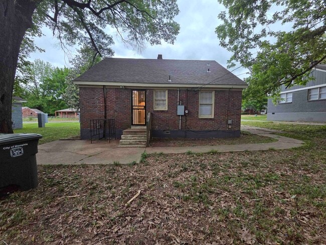 Building Photo - 983 Brower St