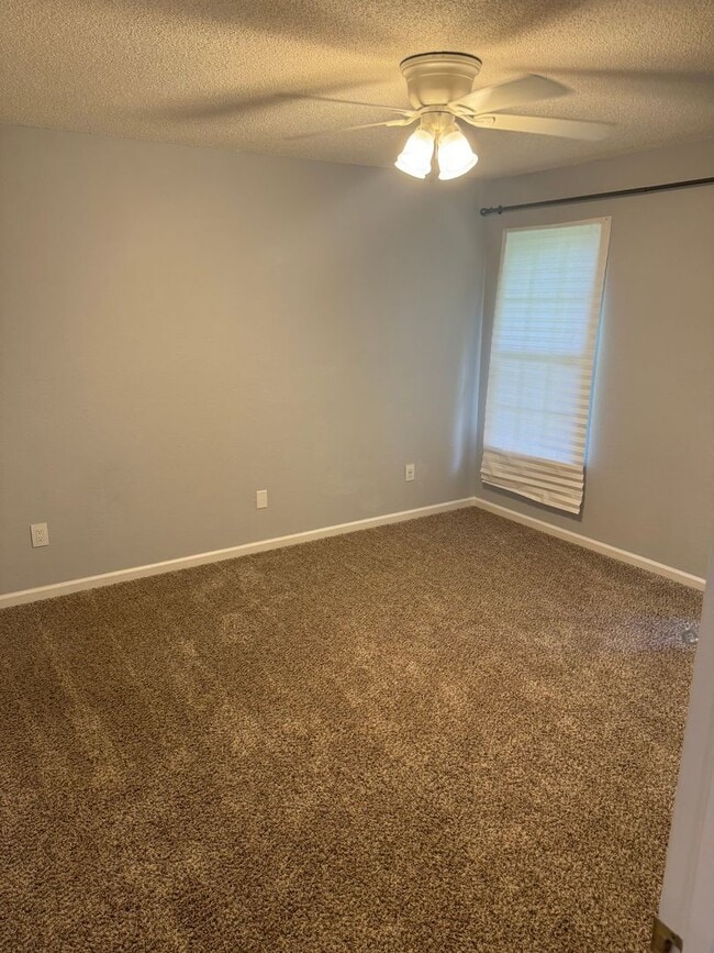 Building Photo - Great Location! North East Tallahassee