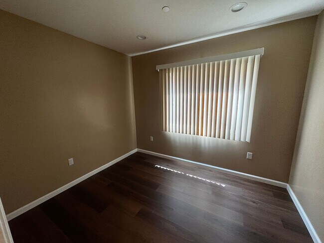 Building Photo - 5 Bedroom Home in El Cajon