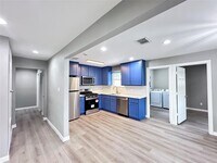 Building Photo - 4519 Oak Shadows Dr