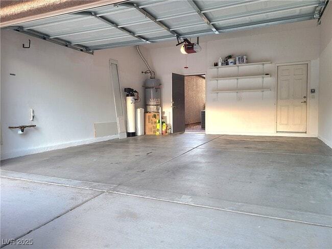 Building Photo - 6628 Chinatown St