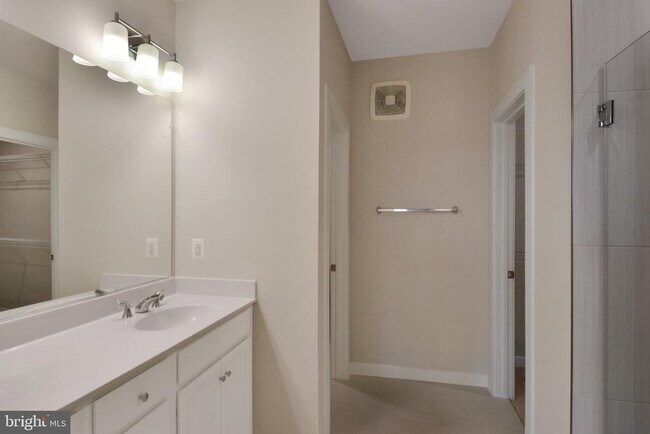 Building Photo - 44615 Wolfhound Sq