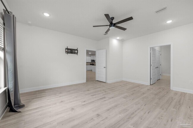 Building Photo - 7814 Burnside Lp