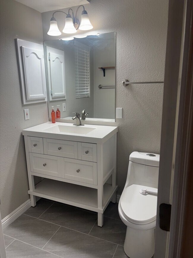 Building Photo - 26219 Corona Dr