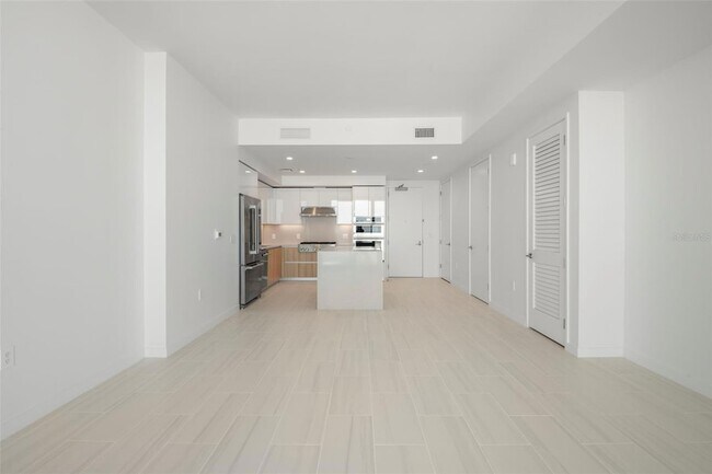 Building Photo - 400 Central Ave