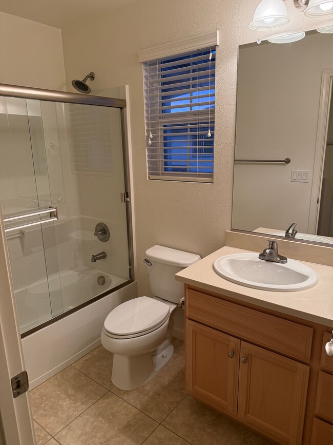 Building Photo - 132 Selby Lane