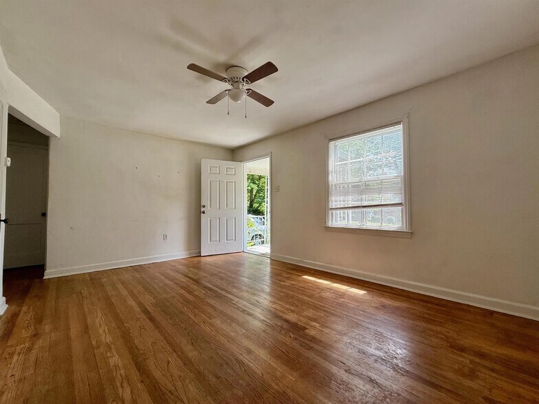 Building Photo - 1109 Palmer Dr