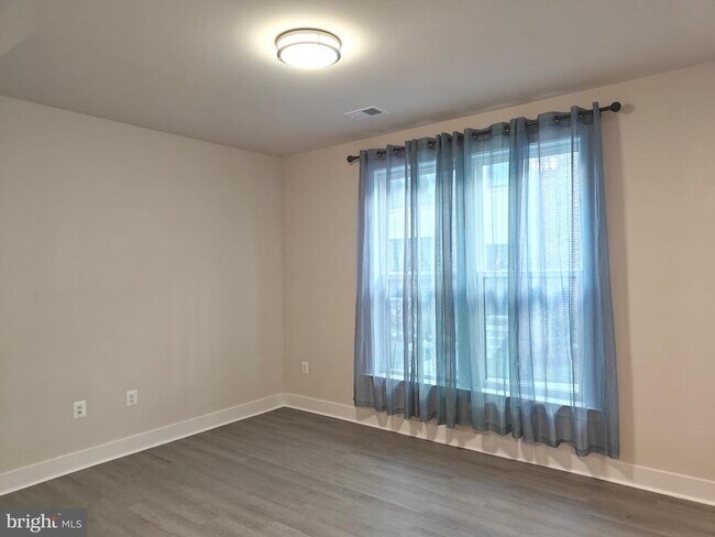 Building Photo - 2393 Liberty Lp