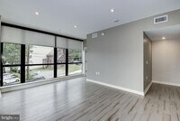 Building Photo - 1320 Fenwick Ln