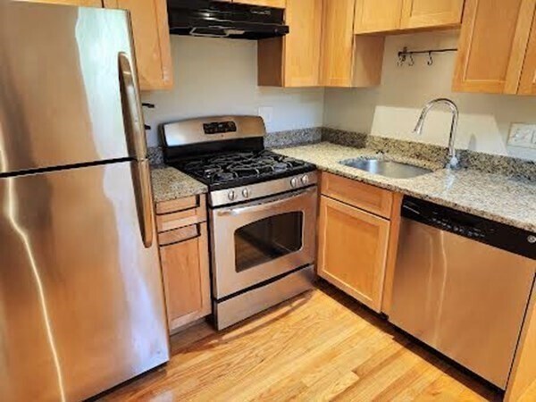 Building Photo - 108 Perkins St