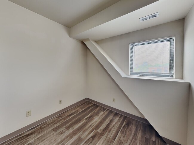 Building Photo - 200 Stanton Ave