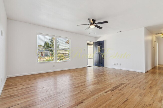 Building Photo - American Canyon Single Story Home!