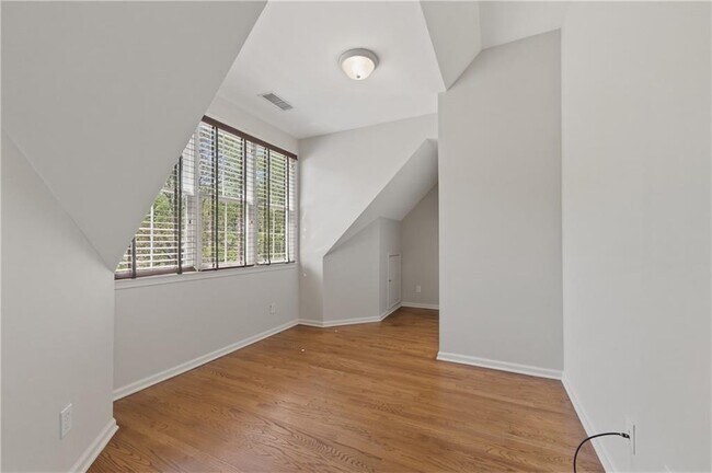 Building Photo - 6421 Crown Forest Ct