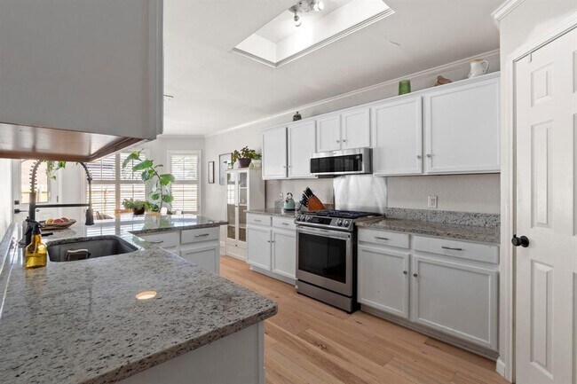 Building Photo - 3600 Malone Dr