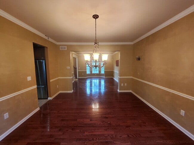 Building Photo - Beautiful, large home with finished baseme...