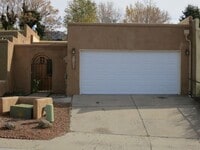 Building Photo - Foothills 2/BD 2/BA 2/CG 1330/sf