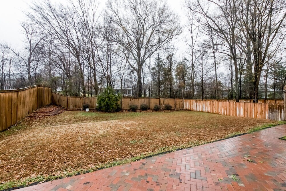 Building Photo - 8907 Arbor Creek Dr