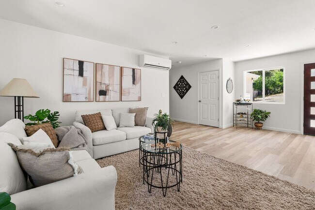 Building Photo - Spacious Newly Built ADU – Modern Comfort Close to Town