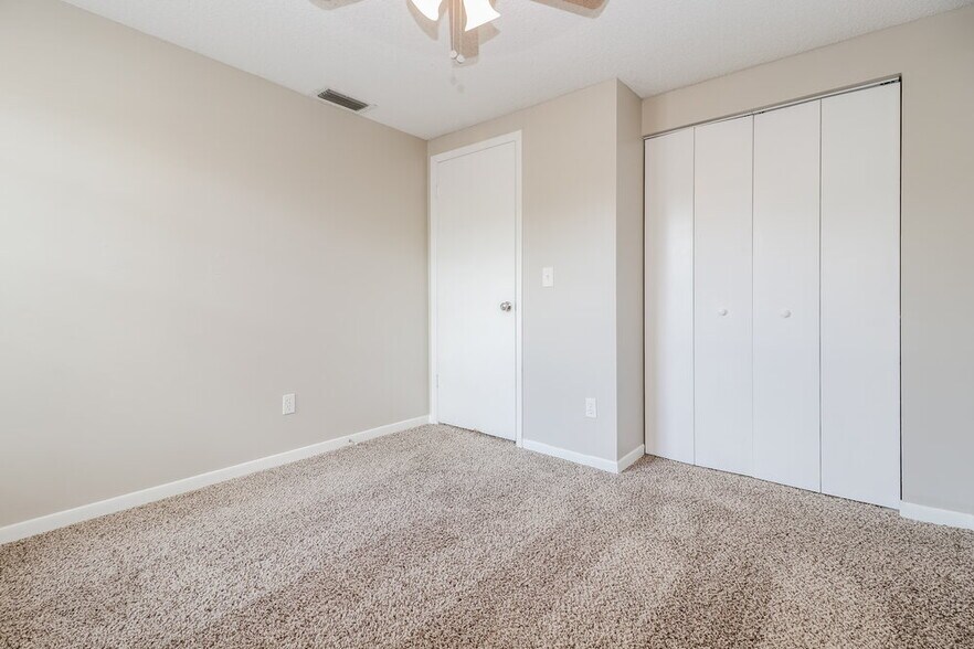 Building Photo - 16314 Caliente Pl