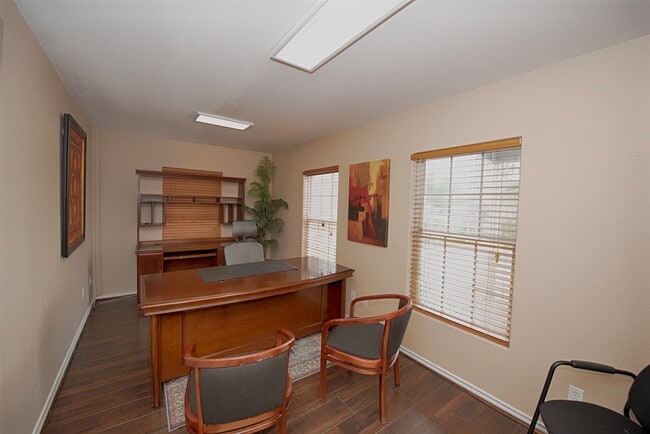 Building Photo - 715 Grand Ave