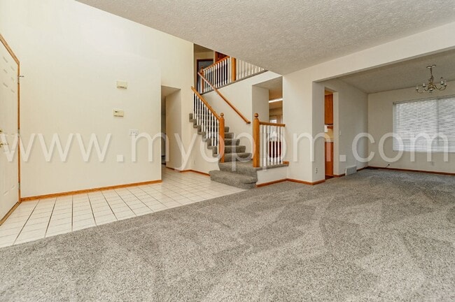 Building Photo - Bright and Spacious 4 Bedroom Home | Bellevue