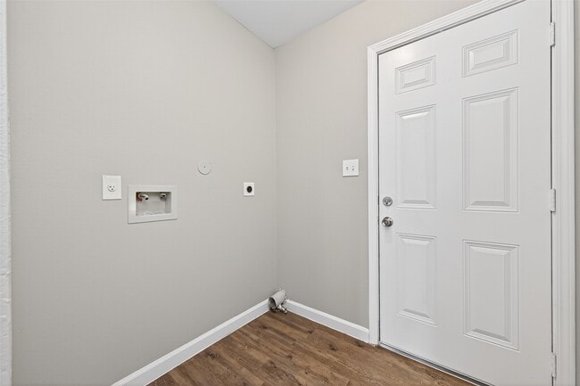 Building Photo - 7521 Dyer St