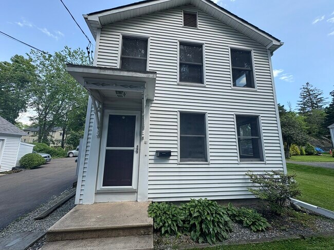 Primary Photo - 41 Chestnut St