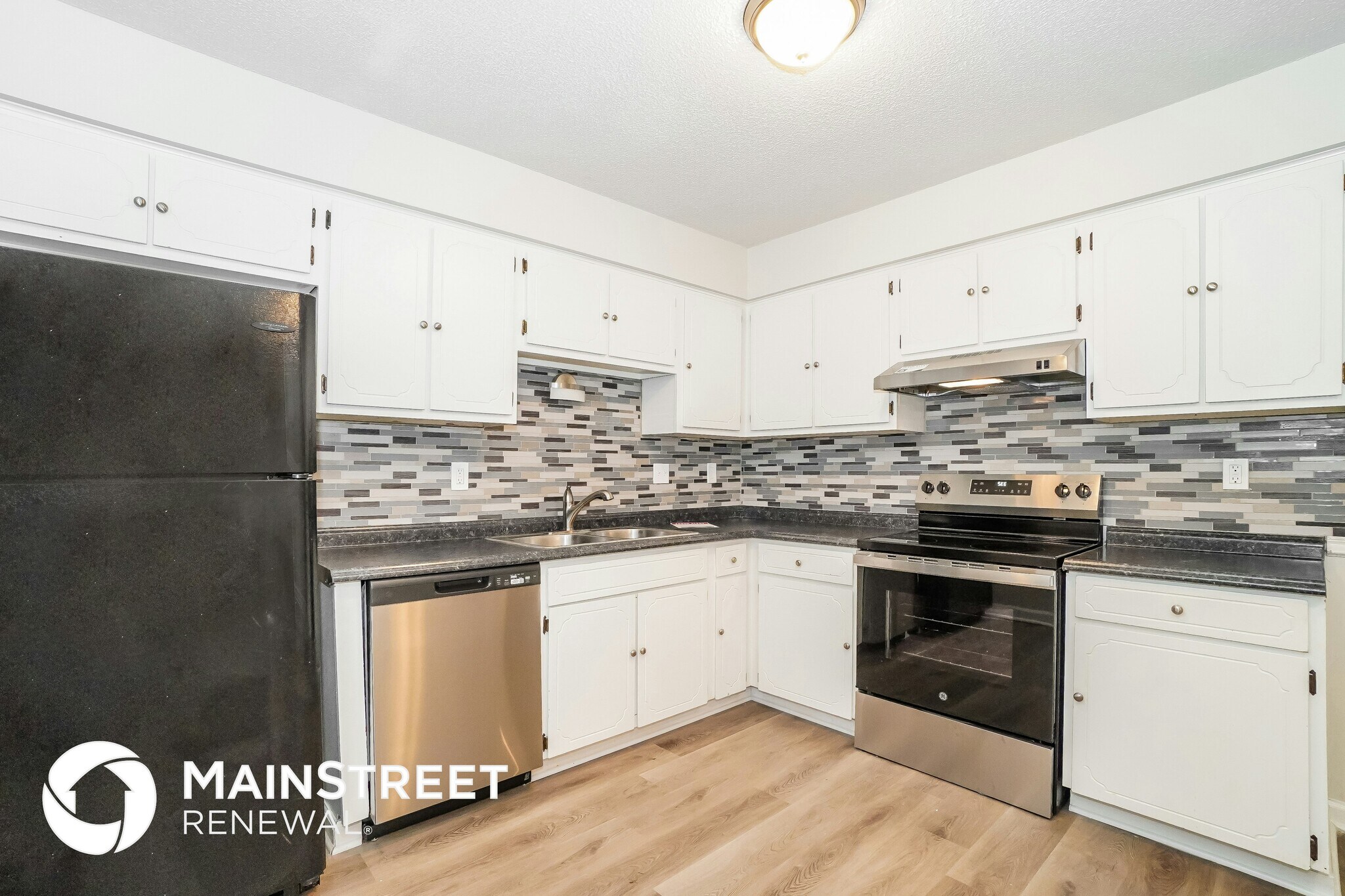 Building Photo - 3017 Perinton Pl