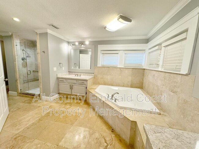 Building Photo - 847 Kell Aire Dr