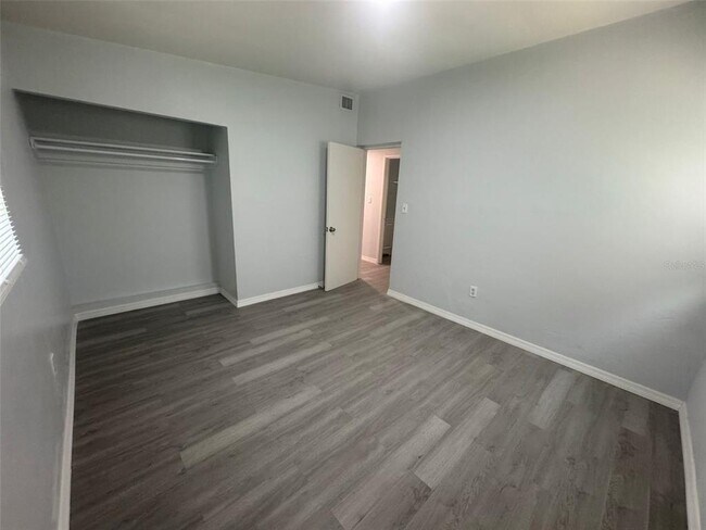 Building Photo - 5605 Cortez Dr