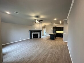 Building Photo - 4 Bed, 2 Bath Home for Rent in Edmond (Dee...