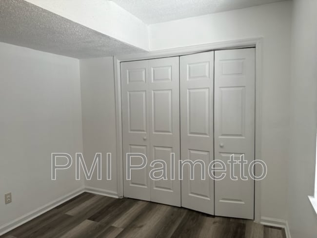 Building Photo - 106 Temple Walk Rd