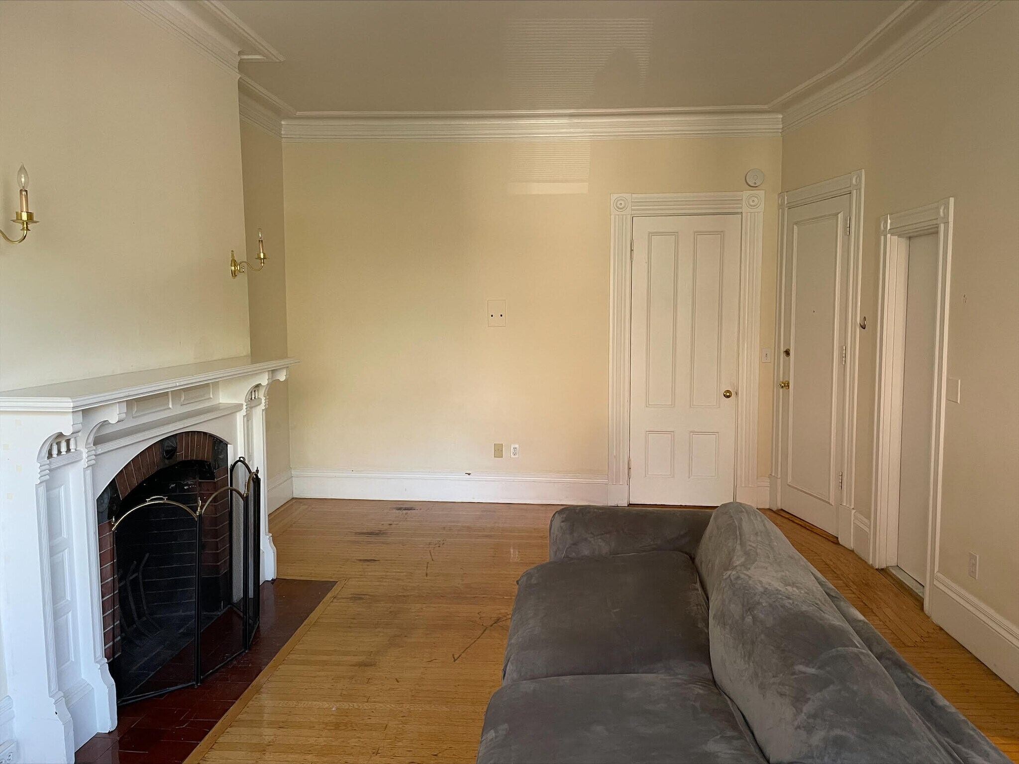 Main Room 6 - 336 Marlborough St