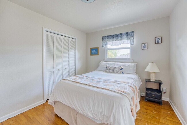 Building Photo - 312 Crestview Dr