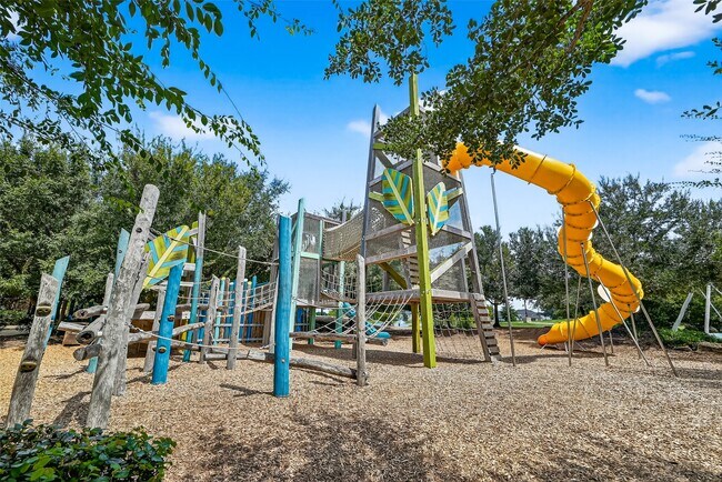 Building Photo - 10727 River Walk Dr
