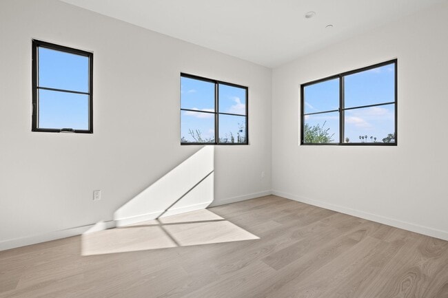 Building Photo - Brand-New Luxury Townhomes in Arcadia’s Top School District