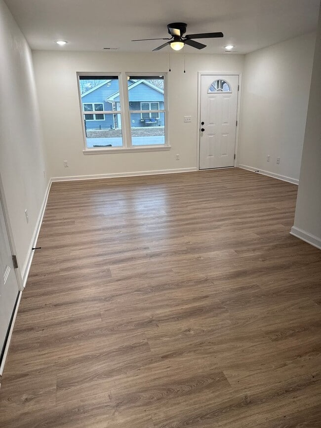 Building Photo - Beautiful ranch home