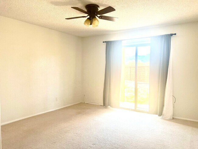 Building Photo - 2340 S Iris Dr