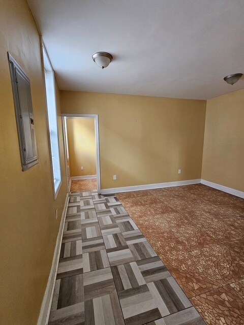 Building Photo - 240 W Glenwood Ave