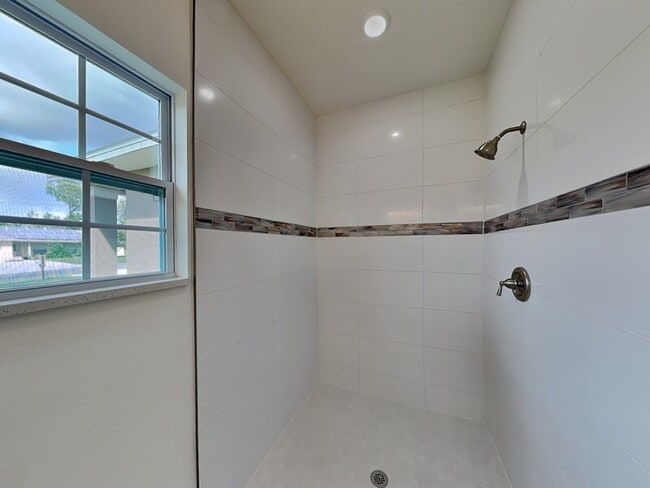 Building Photo - 2660 W Gifford Ln