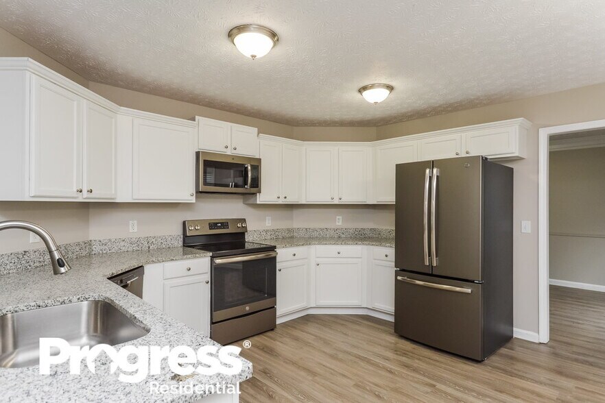 Building Photo - 2540 Tolliver Dr