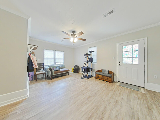 Building Photo - 3501 Snowden Dr