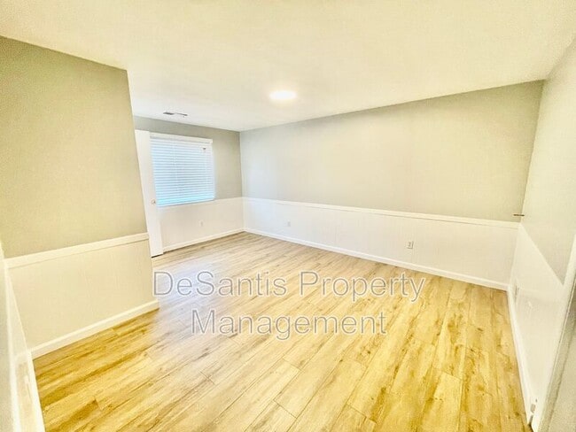 Building Photo - 3272 Ridge Rd Ext