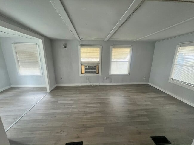 Building Photo - 2208 Chicago Cubs St