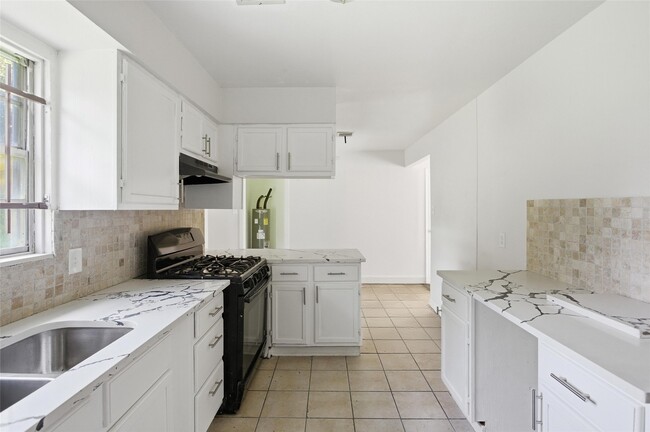 Building Photo - 5622 Woodgreen St