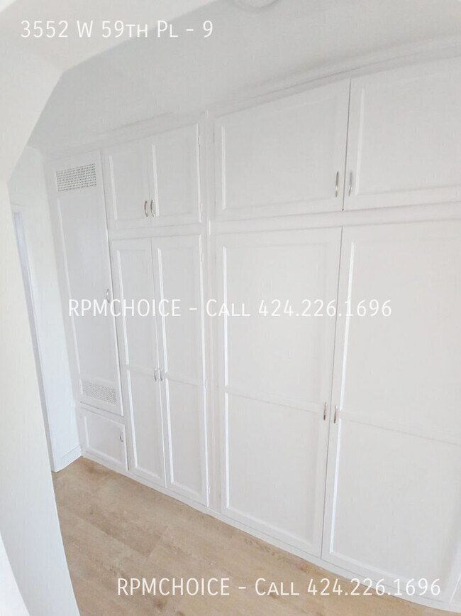 Building Photo - 3552 W 59th Pl